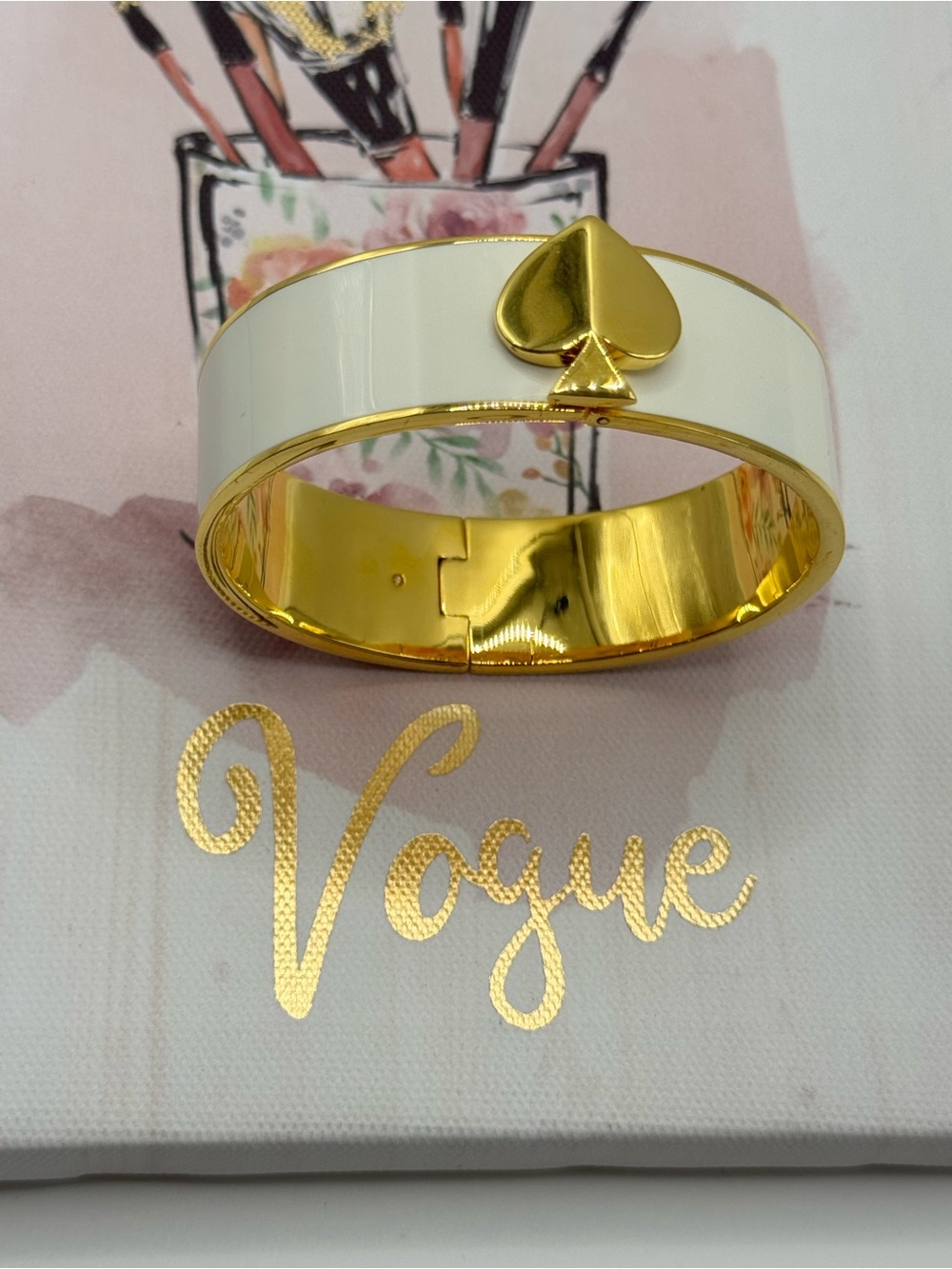 kate spade Vintage Heritage Spade Wide Enamel Bangle in Off White w Gold Accent